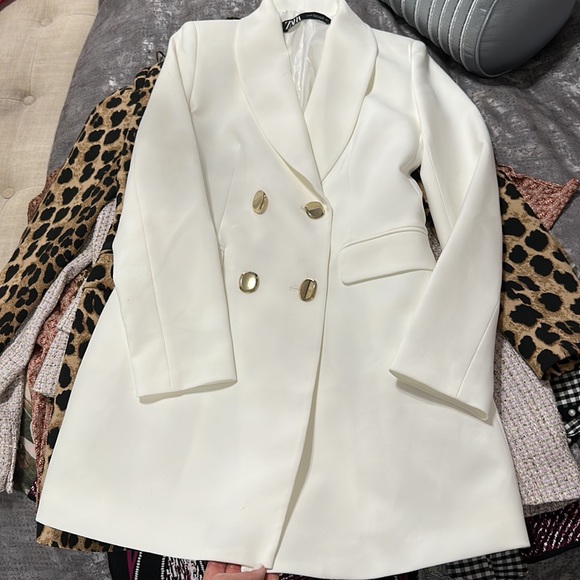 Zara long blazer with gold buttons - Picture 3 of 3